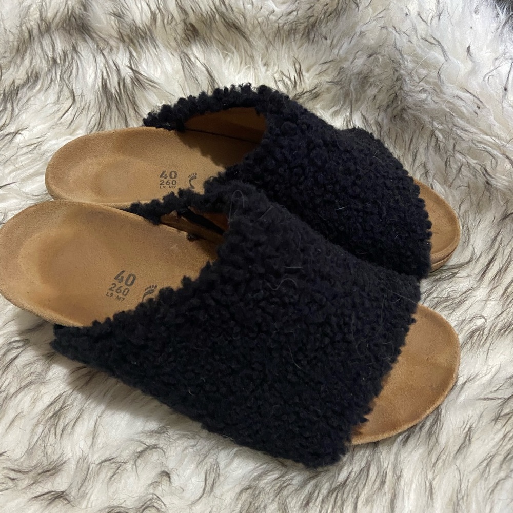 Wedge. Black fur woman’s shoes